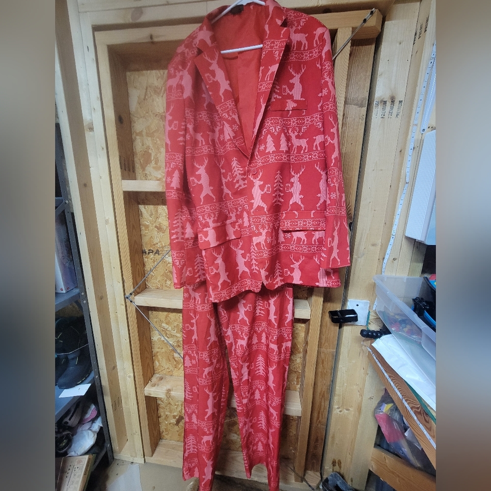 Festive Red Men's Suit with Holiday‎ Patterns Size XXL